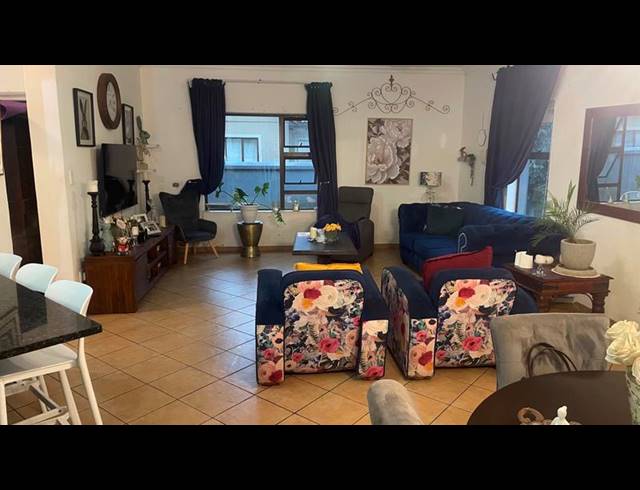 3 BEDROOM HOUSE FOR SALE IN RASLOUW MANOR